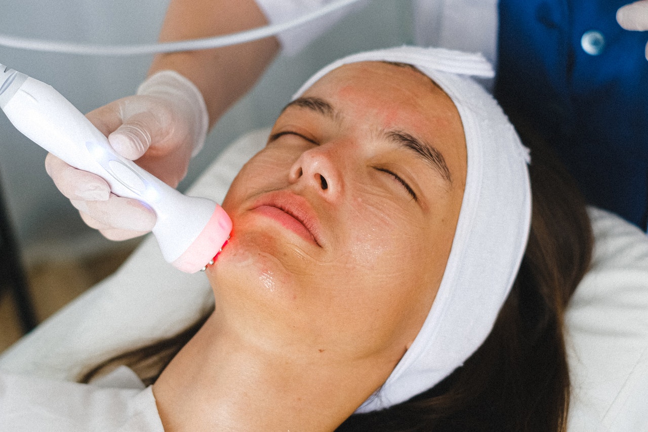 What to Expect During Your Microdermabrasion Session article image by Bliss Skincare